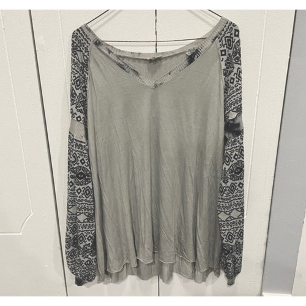 POL Balloon Sleeve V Neck Jersey Stretch Top Boho Western Aztec Gray S/Small EUC